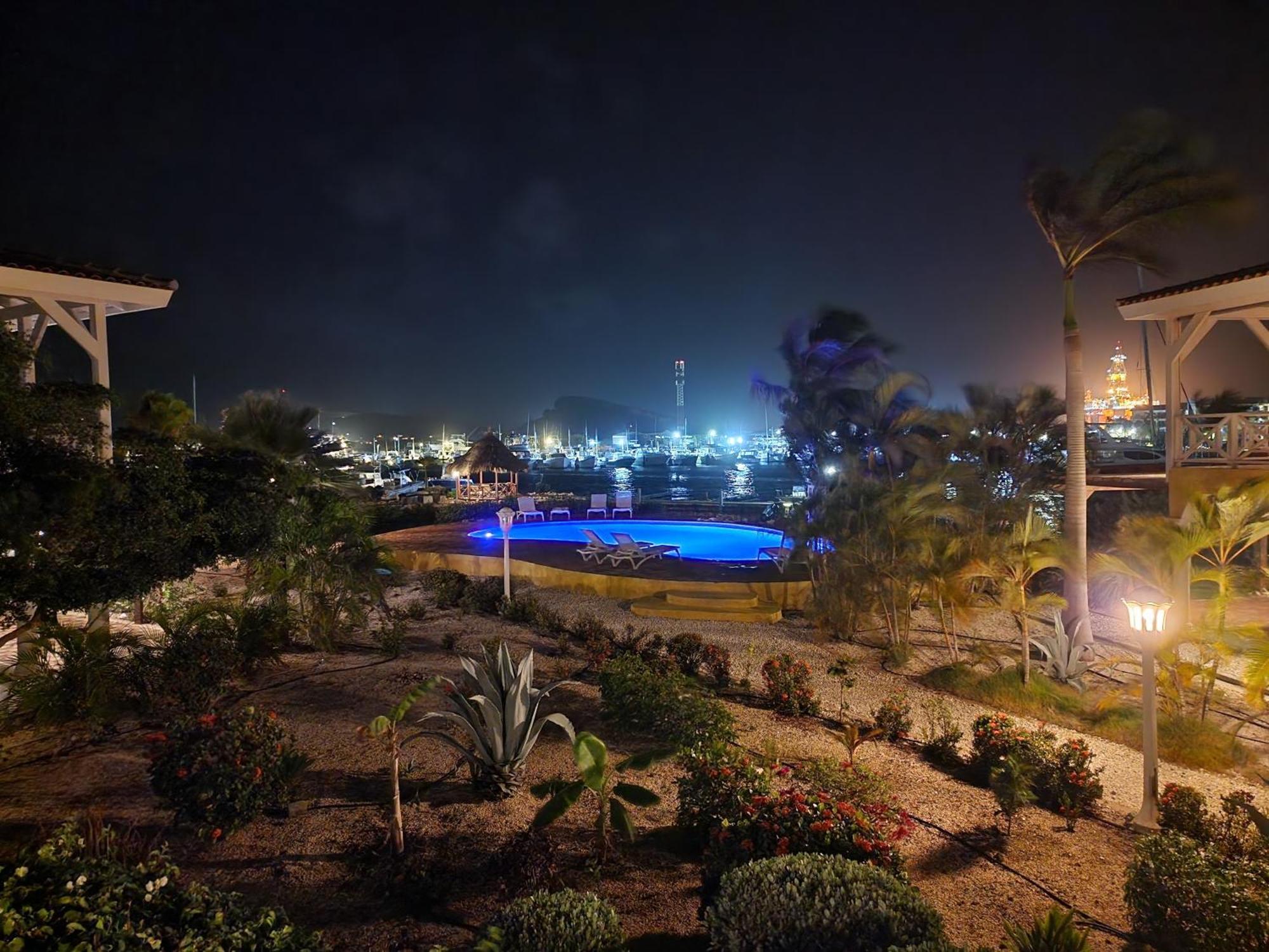 Luxury Appt For 6: Mesmerizing Spanish Water View Jan Thiel Buitenkant foto